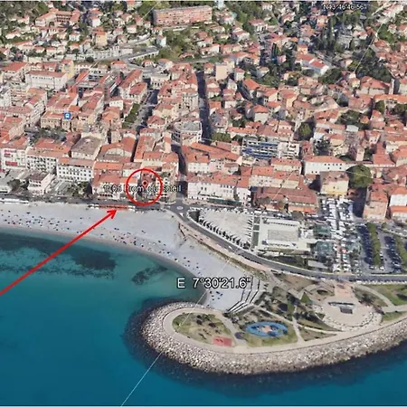 Azzurra Luxe, Front Mer, 4th Floor Of 5, Wifi, Tvsat, Climate Apartment Menton