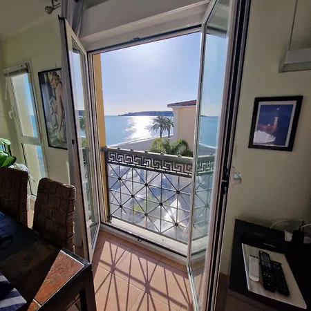 Apartment Azzurra Luxe, Front Mer, 4th Floor Of 5, Wifi, Tvsat, Climate Menton